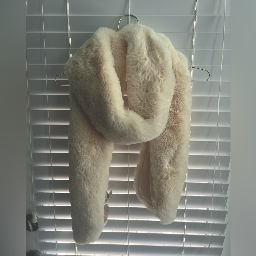 F21 Faux Fur Scarf
